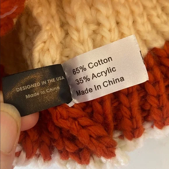 The Arctic Paw cotton & Acrylic beanie hat with pompom - Picture 4 of 7